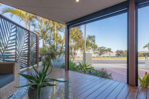 Starboard Views Kalbarri River Front Apartment - Schoolies Week Accommodation 2