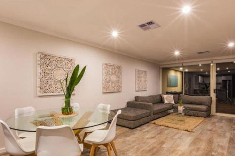 Starboard Views Kalbarri River Front Apartment - Schoolies Week Accommodation 4