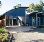 Corrugated Cottage - Schoolies Week Accommodation