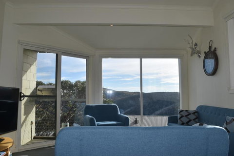 Razorback 8 - Schoolies Week Accommodation 1