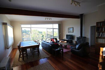 Fairways Close - Schoolies Week Accommodation 2