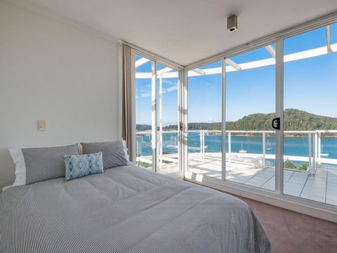 Penthouse 707 4 Bedroom Oceanview Penthouse - Schoolies Week Accommodation 2