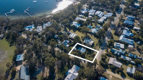 Kambera Pet Friendly Cottage On Raymond Island - Schoolies Week Accommodation 3