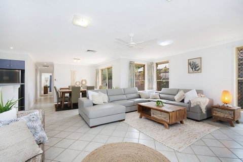 Kailani Beach House - Schoolies Week Accommodation 1