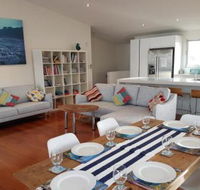 Dream Catcher Beach House Shellharbour - Schoolies Week Accommodation