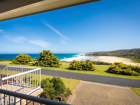 120 Ocean Parade Dalmeny - Schoolies Week Accommodation 3