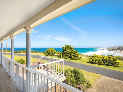 120 Ocean Parade Dalmeny - Schoolies Week Accommodation 4