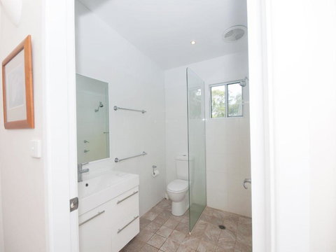 Fantastic Position Pet Friendly - Schoolies Week Accommodation 6