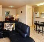 Modern 3 Bedroom Townhouse - Schoolies Week Accommodation