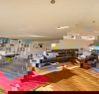 Seaview Apartment - Schoolies Week Accommodation