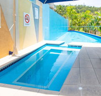 Spacious Tropical Sanctuary Ocean views - Schoolies Week Accommodation