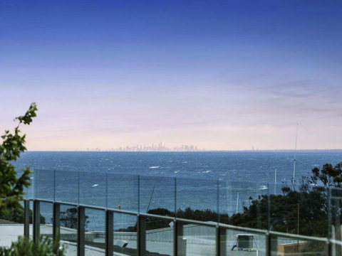 SEA TEMPLE MORNINGTON - Schoolies Week Accommodation 1