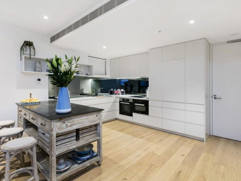 SEA TEMPLE MORNINGTON - Schoolies Week Accommodation 3