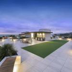 SEA TEMPLE MORNINGTON - Schoolies Week Accommodation 0