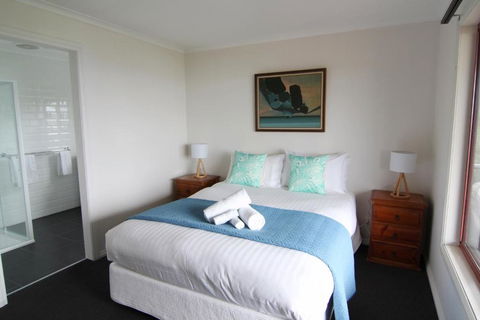 DOLPHIN LOOKOUT COTTAGE Amazing Views Of The Bay Of Fires - Schoolies Week Accommodation 2