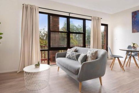 Seven Smiles Riverside Location & Ocean Views - Schoolies Week Accommodation 5