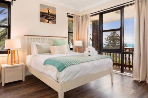 Seven Smiles Riverside Location & Ocean Views - Schoolies Week Accommodation 3
