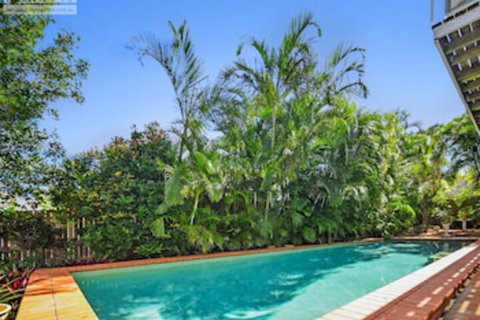 Fabulous Pet Friendly Family Home - 3 Carribean Court - Schoolies Week Accommodation 0