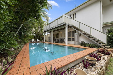 Fabulous Pet Friendly Family Home - 3 Carribean Court - Schoolies Week Accommodation 1