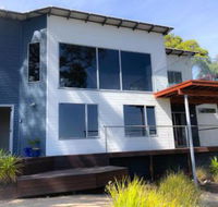BAY of FIRES BEACH SHACK ocean views from a modern Beachhouse - Schoolies Week Accommodation