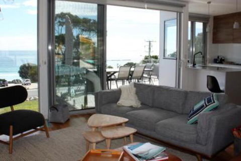 BEACHHOUSE BINALONG Luxury Waterfront Holiday House At Bay Of Fires - Schoolies Week Accommodation 3