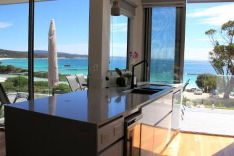 BEACHHOUSE BINALONG Luxury Waterfront Holiday House At Bay Of Fires - Schoolies Week Accommodation 4