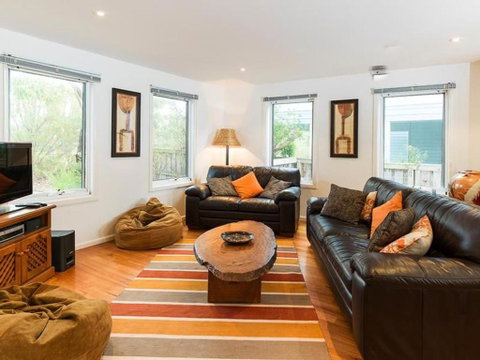 EVERGREEN BEACH HOUSE - Schoolies Week Accommodation 4