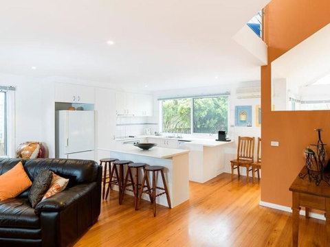 EVERGREEN BEACH HOUSE - Schoolies Week Accommodation 3