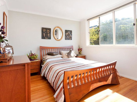 METRES TO THE BEACH MORNINGTON - Schoolies Week Accommodation 3