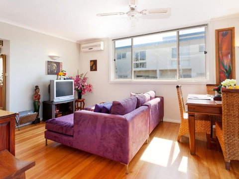 METRES TO THE BEACH MORNINGTON - Schoolies Week Accommodation 5