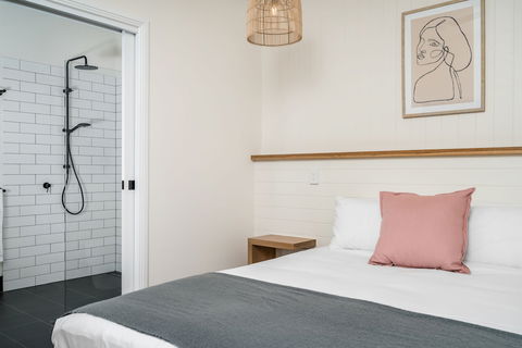 Forget Me Not Farm Cottages - Schoolies Week Accommodation 0