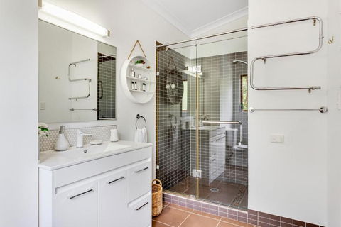 Ravensbourne Escape Tree Tops - Schoolies Week Accommodation 2