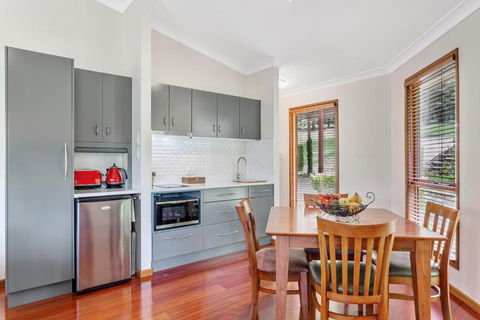 Ravensbourne Escape Tree Tops - Schoolies Week Accommodation 4