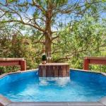 Ravensbourne Escape Tree Tops - Schoolies Week Accommodation 0