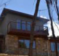 Of Stone  Wood Guesthouse Secluded getaway - Schoolies Week Accommodation