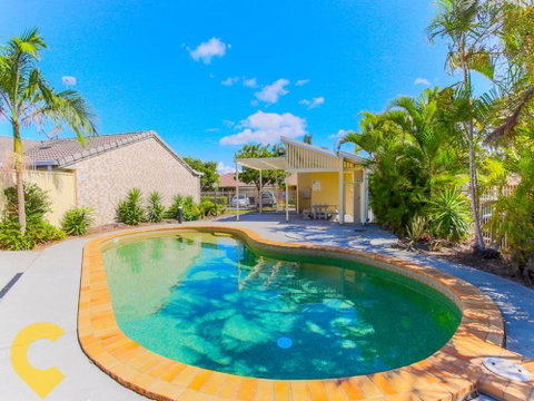 Gold Coast Theme Park Villa - Schoolies Week Accommodation 0