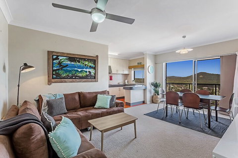 Adriana 10 / 83 Ronald Avenue - Schoolies Week Accommodation 5