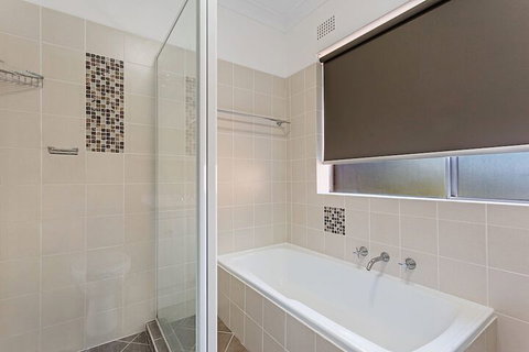Adriana 10 / 83 Ronald Avenue - Schoolies Week Accommodation 1
