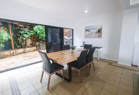 Absolute Airlie Central Airlie Beach - Schoolies Week Accommodation 5