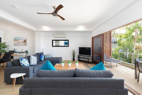Absolute Airlie Central Airlie Beach - Schoolies Week Accommodation 1