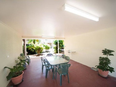 Live Love Laugh Travel Entire 2 Bdrm Villa - Schoolies Week Accommodation 6