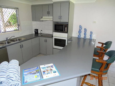 Live Love Laugh Travel Entire 2 Bdrm Villa - Schoolies Week Accommodation 2