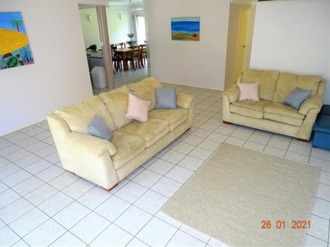 Live Love Laugh Travel Entire 2 Bdrm Villa - Schoolies Week Accommodation 1