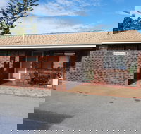 Ocean Beach Chalet 18 - Schoolies Week Accommodation