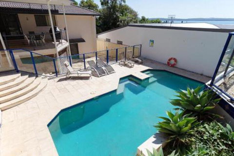 Kallaroo Street 3 Corlette - Schoolies Week Accommodation 4