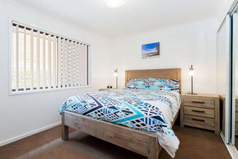 Kallaroo Street 3 Corlette - Schoolies Week Accommodation 3