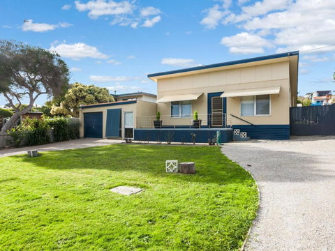 OCEAN SOUNDS Anglesea - Schoolies Week Accommodation 1