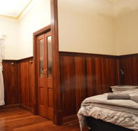 Gargoyle Lodge - Schoolies Week Accommodation