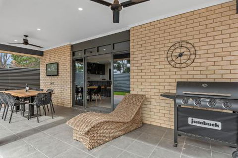 La Sienna - Schoolies Week Accommodation 2