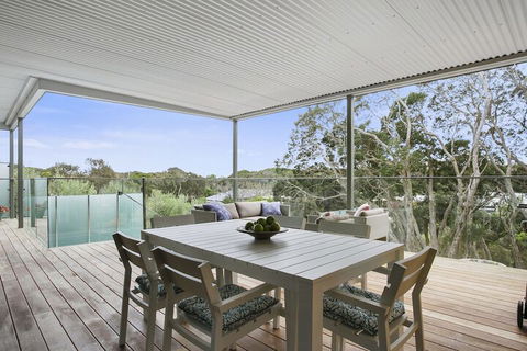 Lansdowne Villa - Schoolies Week Accommodation 5